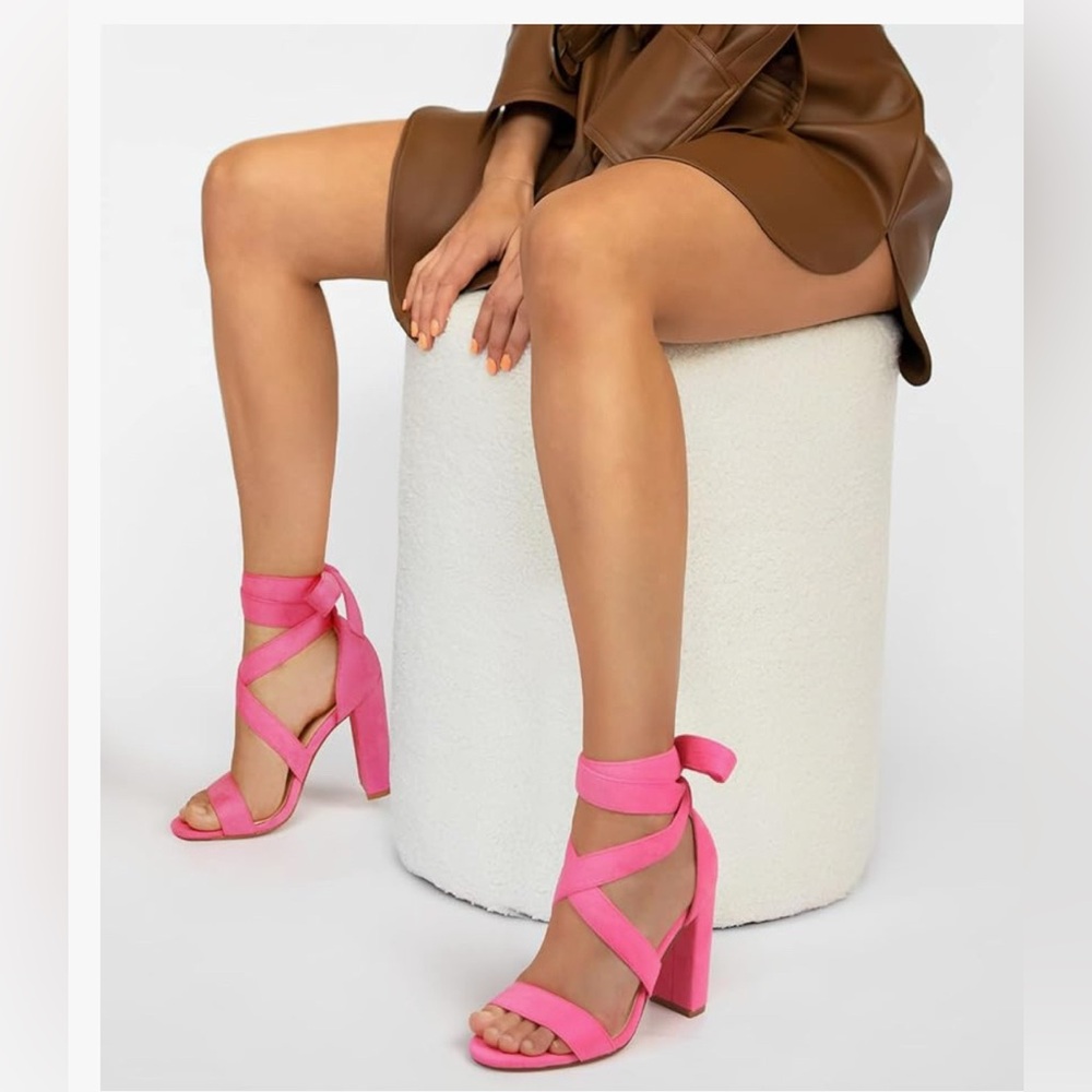 Carcuume Elegant Pink Strappy Heels NWOT